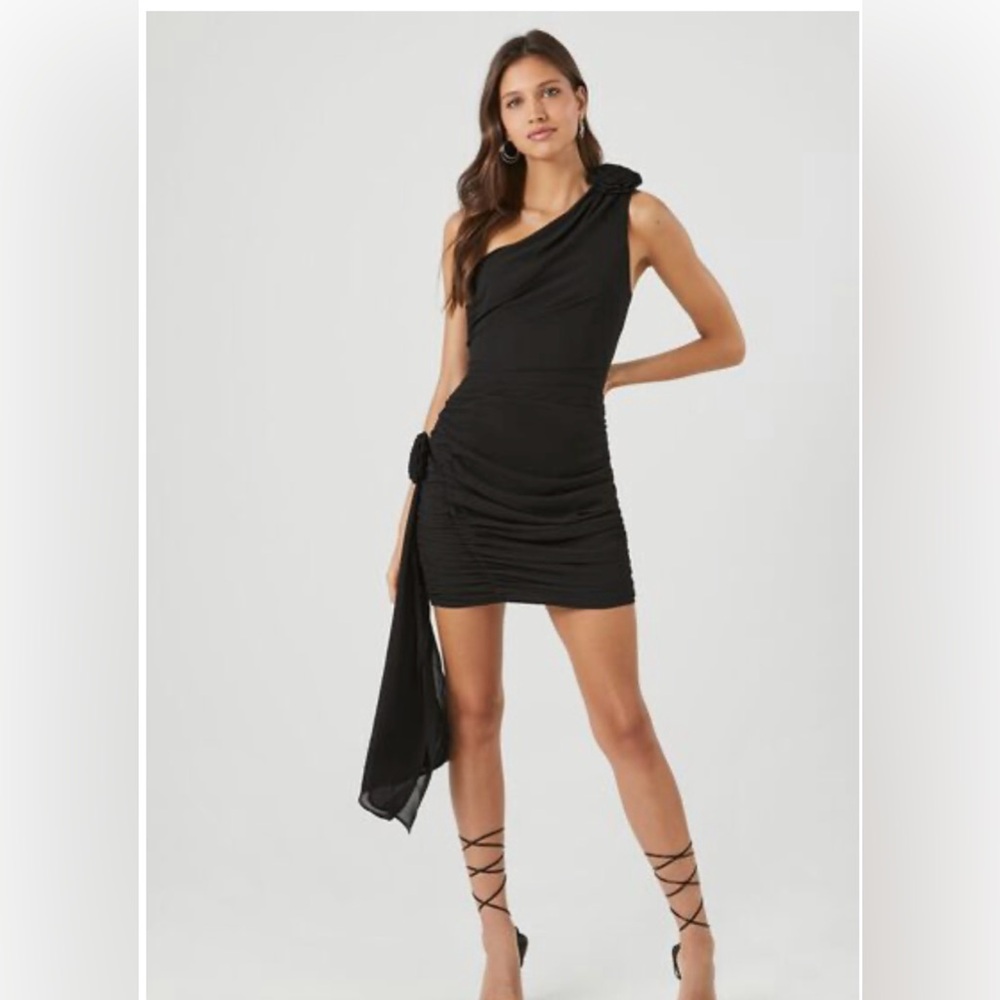 Elegant Black One-Shoulder Dress